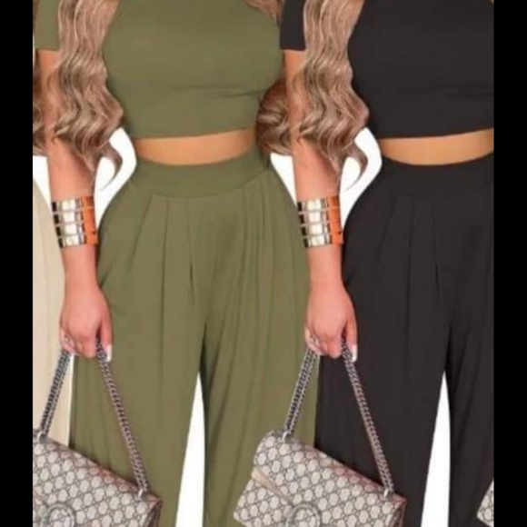 Clothes - Picture 4 of 14